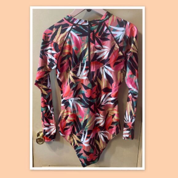 Women Long Sleeve Rash Guard
Bathing Suit - Surfing Wetsuit Swimsuit - Picture 3 of 6